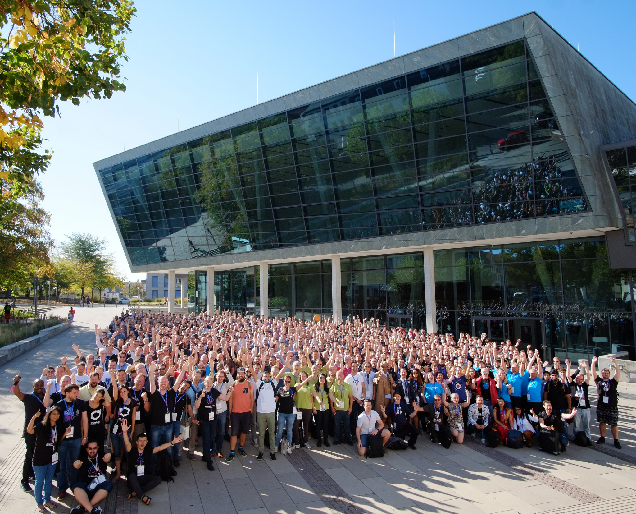 Official Group Photo Drupal Europe Darmstadt 2018 https://www.flickr.com/photos/amazeelabs/43723875575/ (CC BY-NC-SA 2.0)